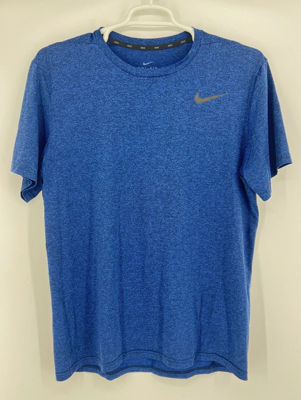 Nike t-shirt men's size L breathable moisture wicking Dri-FIT fabric (1-50